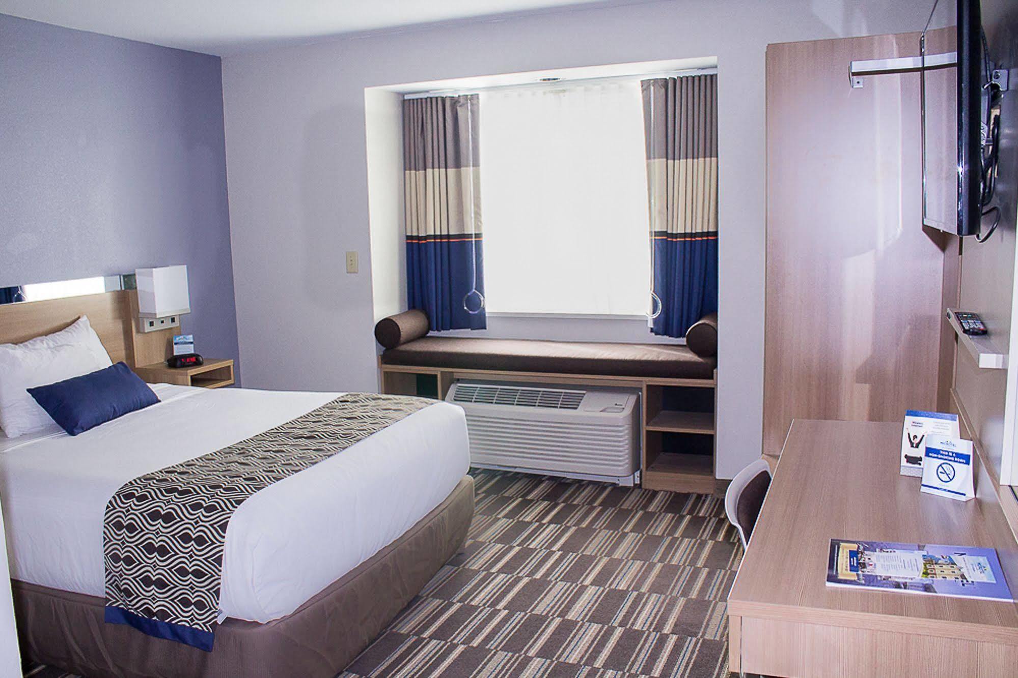 Microtel Inn & Suites By Wyndham - Penn Yan Buitenkant foto