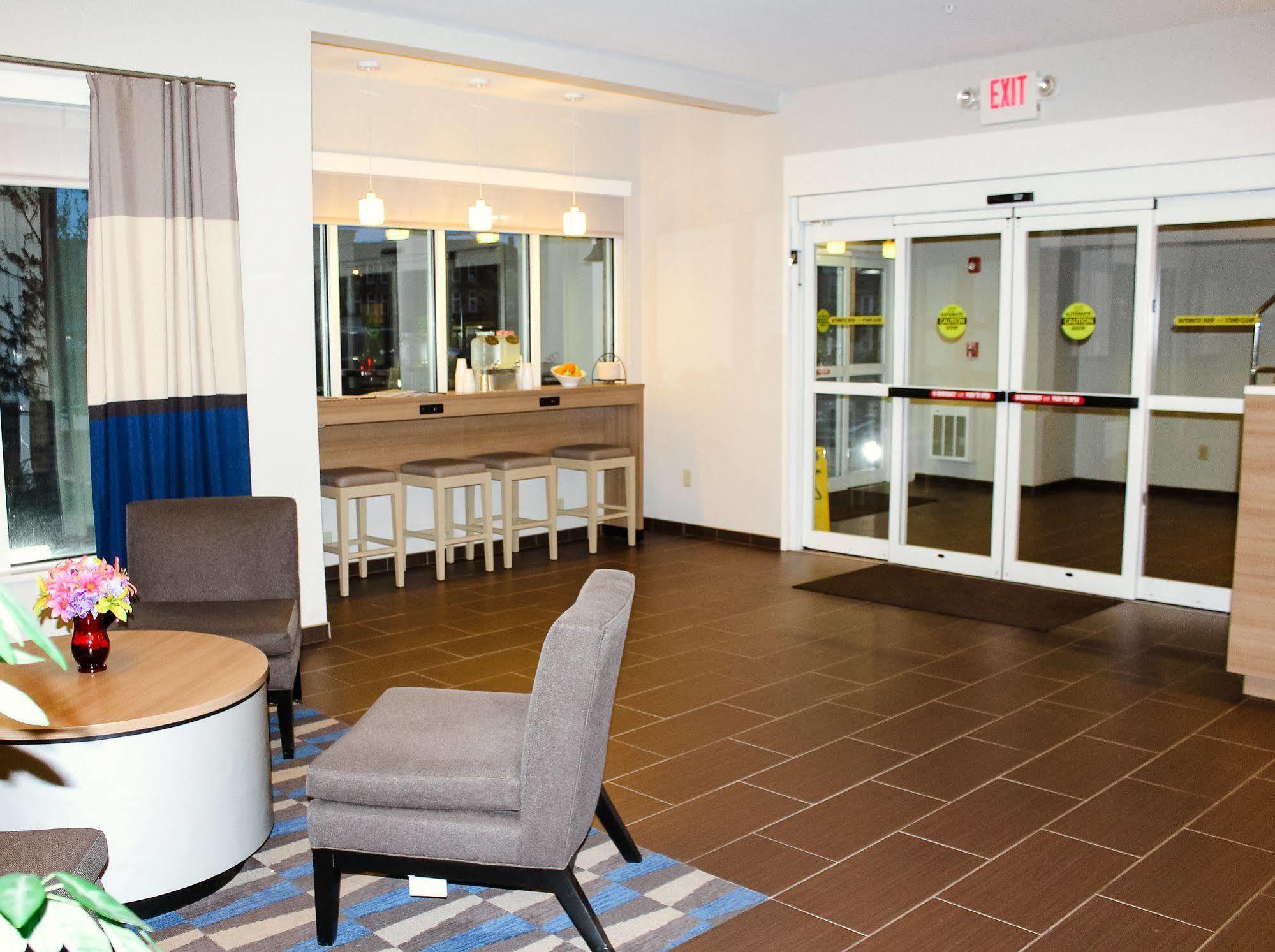 Microtel Inn & Suites By Wyndham - Penn Yan Buitenkant foto